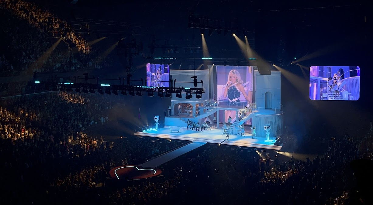 Sabrina Carpenter Stage